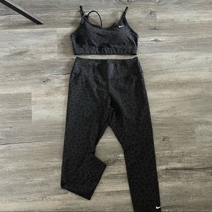 Nike Womens Leggings and Sports Bra set